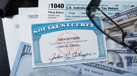 Social Security Check at 62 vs. 70: How Much Can You Get?