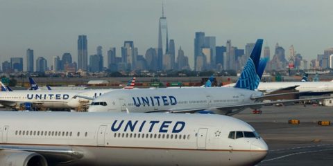 United is teasing Delta for not having Starlink on its planes, and trying to lure loyal customers with its fast WiFi