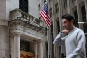 US stock futures drop after Trump’s tariff on Colombia; Fed meeting awaited By Investing.com