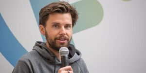 Hinge CEO says dating isn’t something people should delegate to AI