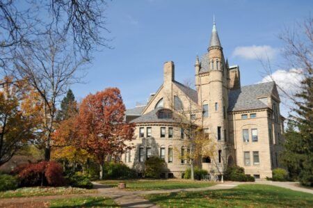 How to Make the Right College Choice by Your Decision Deadline