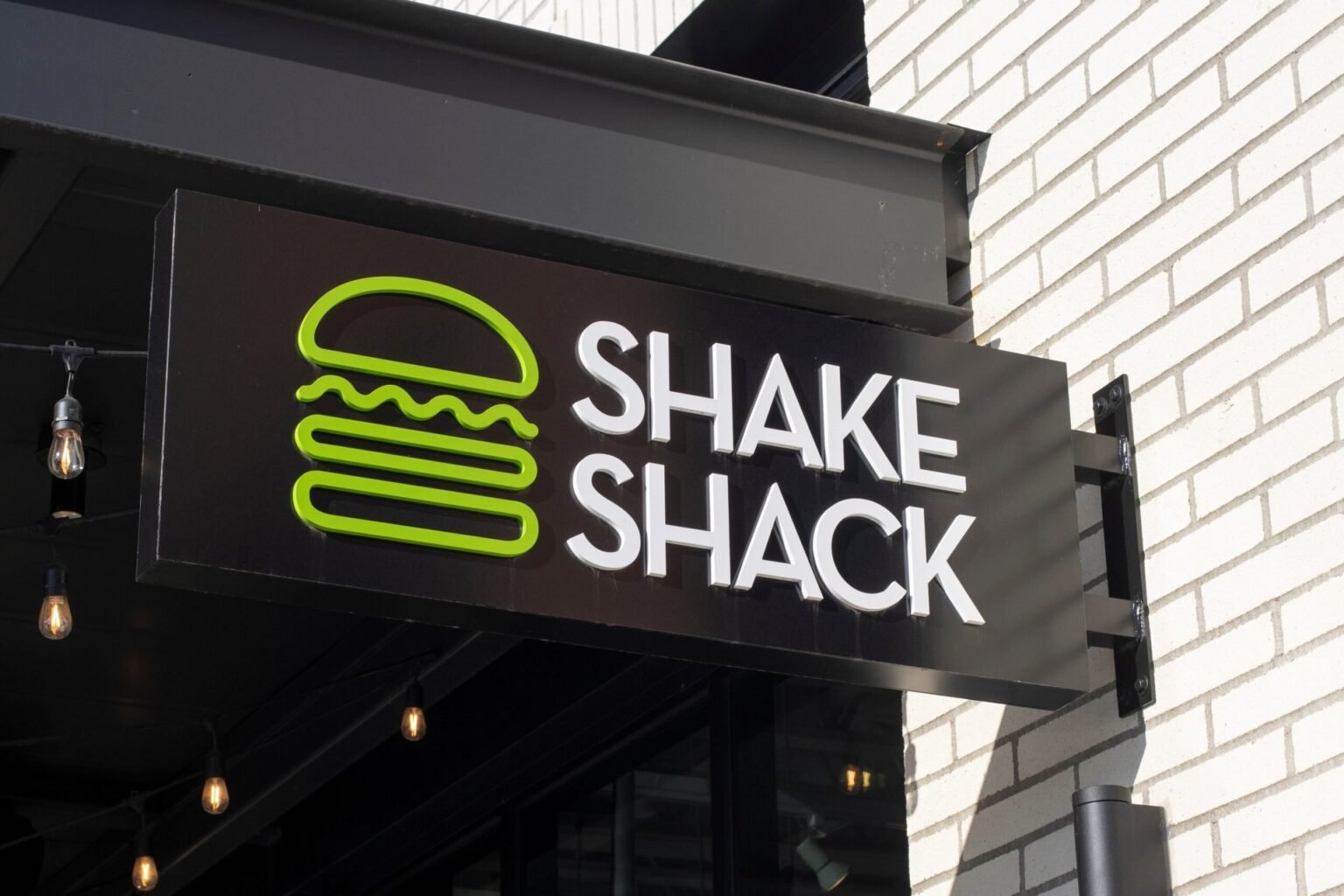 17 Restaurants Offering Gift Card Freebies Right Now