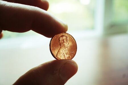 Bye-Bye Spare Change: 7 Ways to Future-Proof Your Finances in the Cashless Age