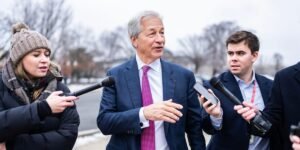 Jamie Dimon Opens the Door to Bitcoin, Warns Against Stagflation