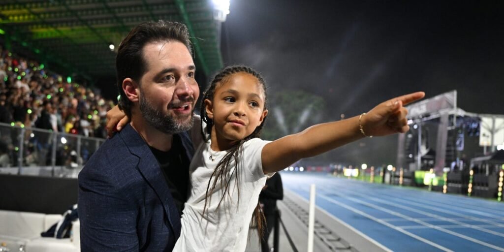 Reddit Cofounder Alexis Ohanian Says He Wants His Kid to Use AI Daily