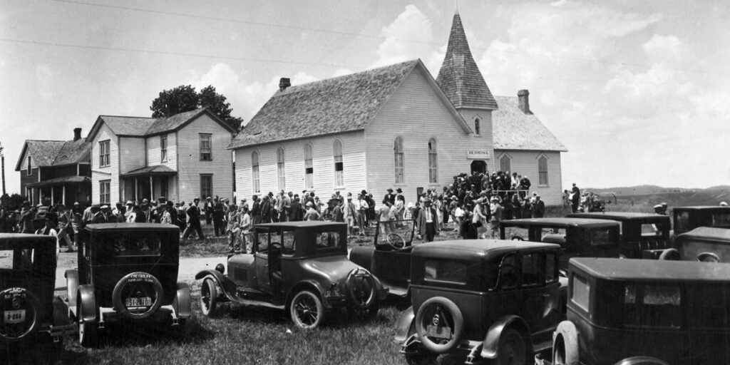 Vintage Photos Show What US Small Towns Were Like 100 Years Ago