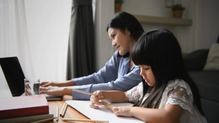 30 Best Stay-at-Home Jobs for Moms and Dads