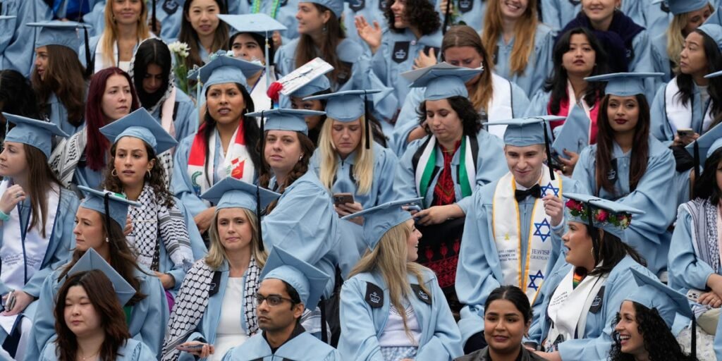 Foreign Students Seeking US Visa Have to Set Their Social Media Public