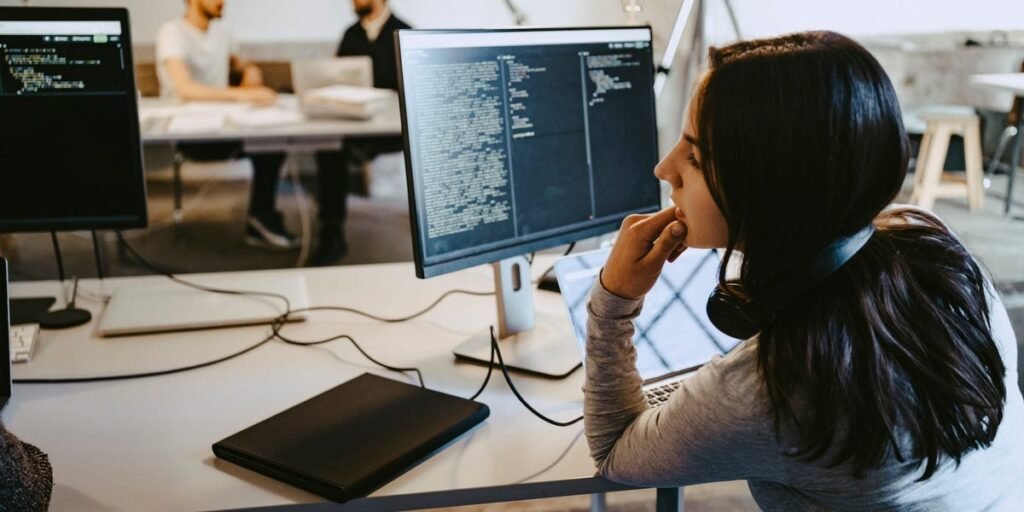 OpenAI Engineer: Students Should Intern at Both Big Tech and Startups