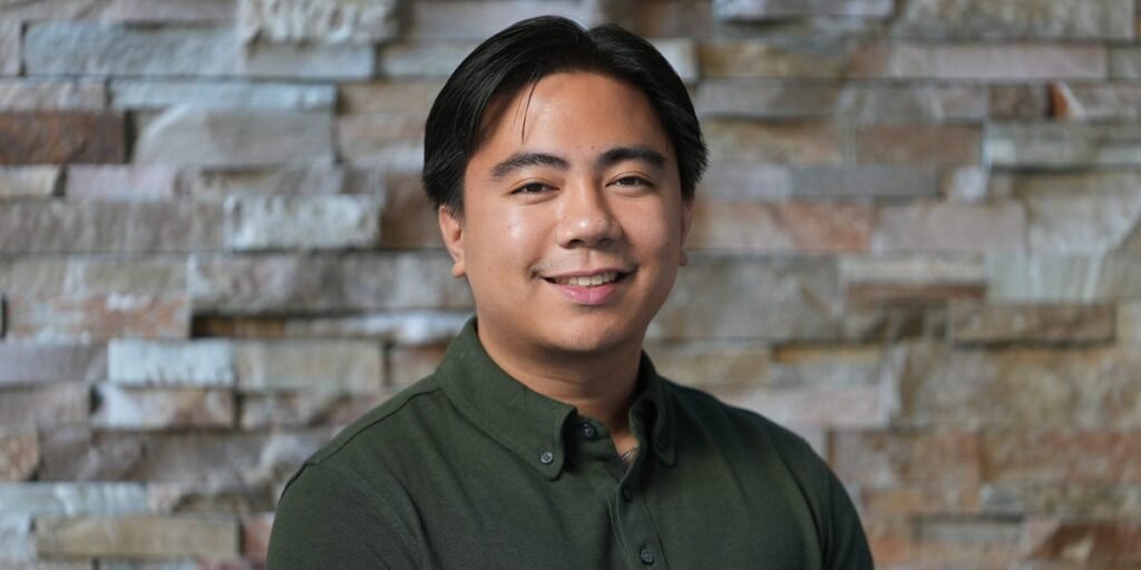 I’m a 24-year-old in tech. The ‘Gen Z stare’ is real, but I don’t do it &mdash; here’s the one trait that helps me avoid it.