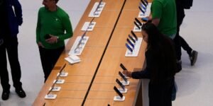 Apple Could Raise the Price of Some iPhone 17 Models, Analyst Says