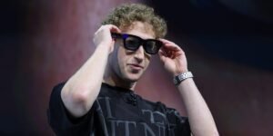 Zuckerberg Predicts AI Glasses Will Soon Be Key to Cognitive Advantage