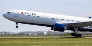 Delta Flight Encounters Severe Turbulence, 25 Injured