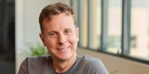 Amazon VP Is Hiring, Promoting Based on AI Usage