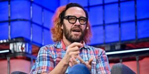 A Jack Dorsey-Backed App Is Reviving Vine to Combat AI Slop