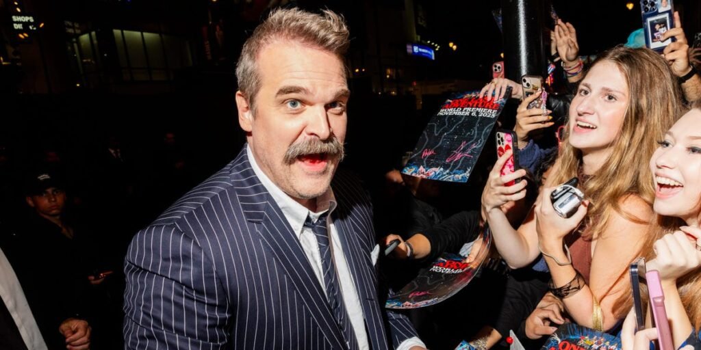 David Harbour’s PR Controversies: Experts Explain How They’d Handle It