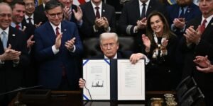 Here’s When Federal Workers Are Expected to Start Receiving Back Pay