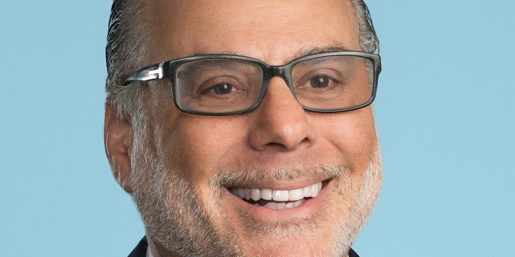 Jeff Bezos’ Dad Hired a CEO — and Other Billionaires Are Following