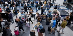 Travel Companies Warn of Thanksgiving Chaos Amid Government Shutdown