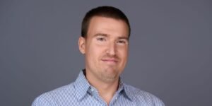 5 Tips to Become a Morning Person From a CEO Who Wakes up Without an Alarm