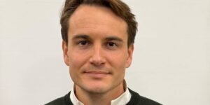 I’m Training AI to Do My Investment Analyst Job As a Job Security Bet