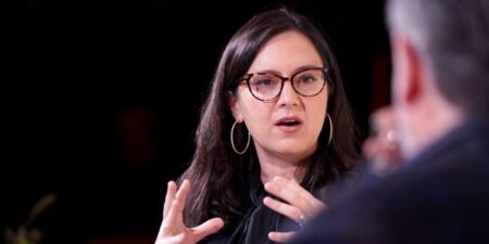 Bari Weiss Defends Her Decision to Hold a ’60 Minutes’ Segment: Memo