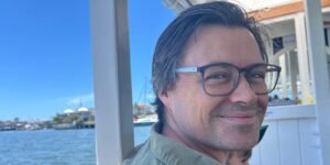 Australian Dad Works in Social Media; Wants Kids Outside, Not Online