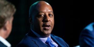 Lowe’s CEO Says AI Isn’t Just About Replacing Jobs