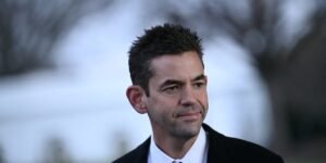 New NASA Boss Says the Moon Race Is on Between SpaceX and Blue Origin