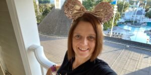 Things a Disney Travel Planner Packs for Parks + What She Never Brings