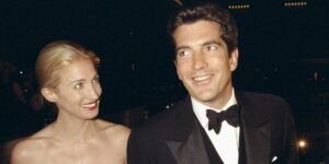 11 of Carolyn Bessette-Kennedy’s best fashion moments 11 of Carolyn Bessette-Kennedy’s best fashion moments