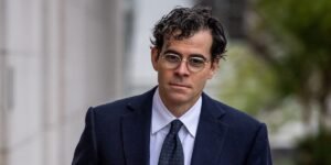 Instagram’s top exec grilled about his pay at social media addiction trial