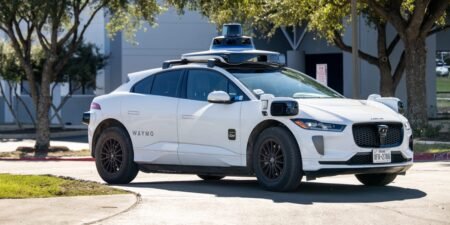 Waymo is giving DoorDash drivers money to help shut the doors on its robotaxis