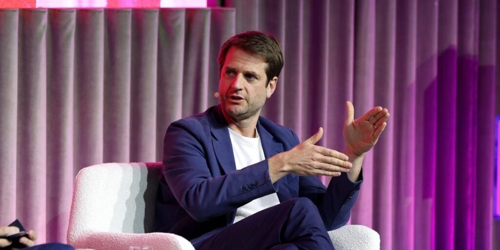 Klarna has 3,000 employees. The CEO says he expects that to be down to less than 2,000 employees by 2030.
