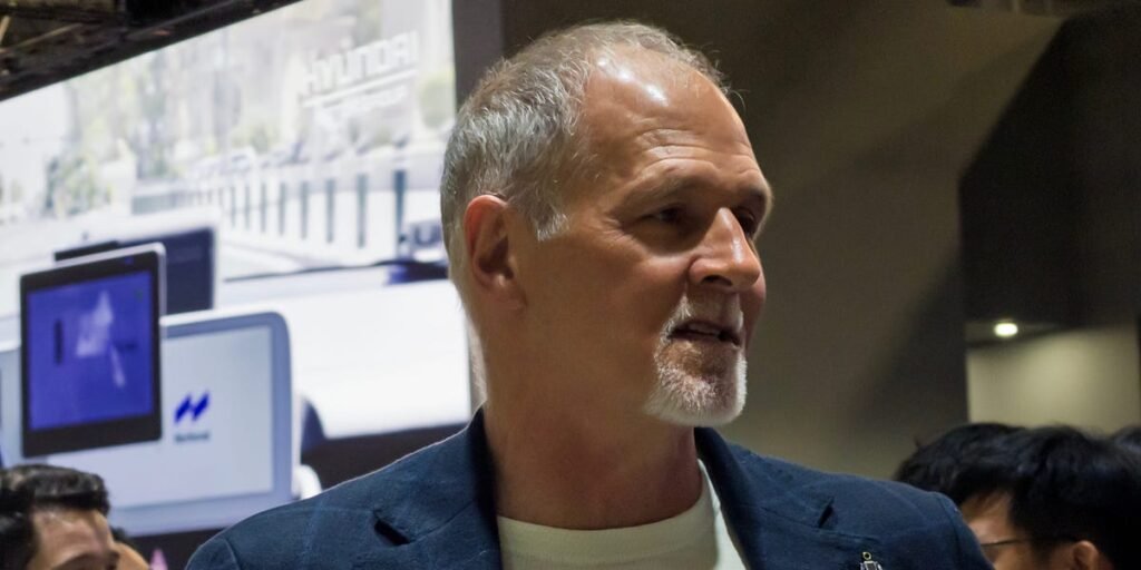 Boston Dynamics CEO to step down after more than 30 years with the company. Read the staff memo.