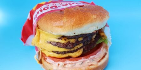 I tried the biggest burgers at 5 fast-food chains and ranked them from worst to best I tried the biggest burgers at 5 fast-food chains and ranked them from worst to best