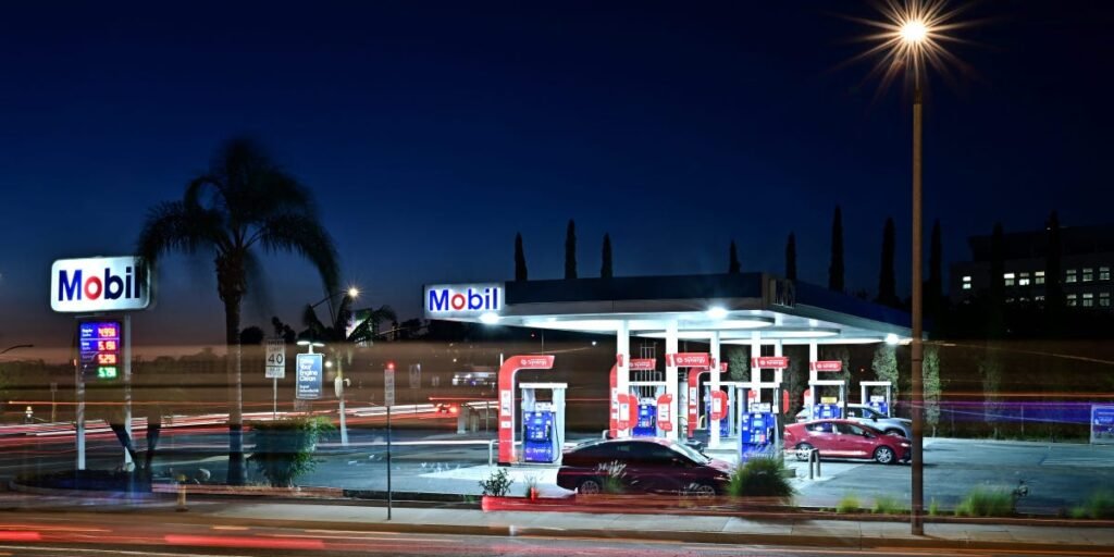 America’s average gas price saw its largest single-day jump in 4 years America’s average gas price saw its largest single-day jump in 4 years