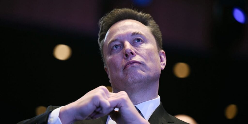 Elon Musk offers to pay the salaries of TSA agents as Trump threatens to replace them with ICE
