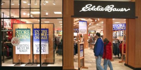 Eddie Bauer’s nearly 200 stores in the US and Canada are expected to close after a failed sale effort Eddie Bauer’s nearly 200 stores in the US and Canada are expected to close after a failed sale effort