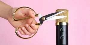 ‘Elite clippers’ are earning big paychecks by helping podcasters and livestreamers stay in your social feed