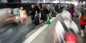Mass TSA absences mean flying is a crapshoot right now