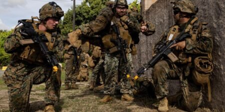 US Marines are on the hunt for a cloak they can wear to hide themselves from thermal-imaging sensors