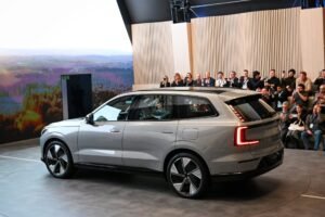 Is Your Family Safer in a Minivan or an SUV? This Test Says the Latter