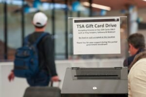 Trump Signs Order to Pay TSA Workers With No DHS Shutdown End in Sight
