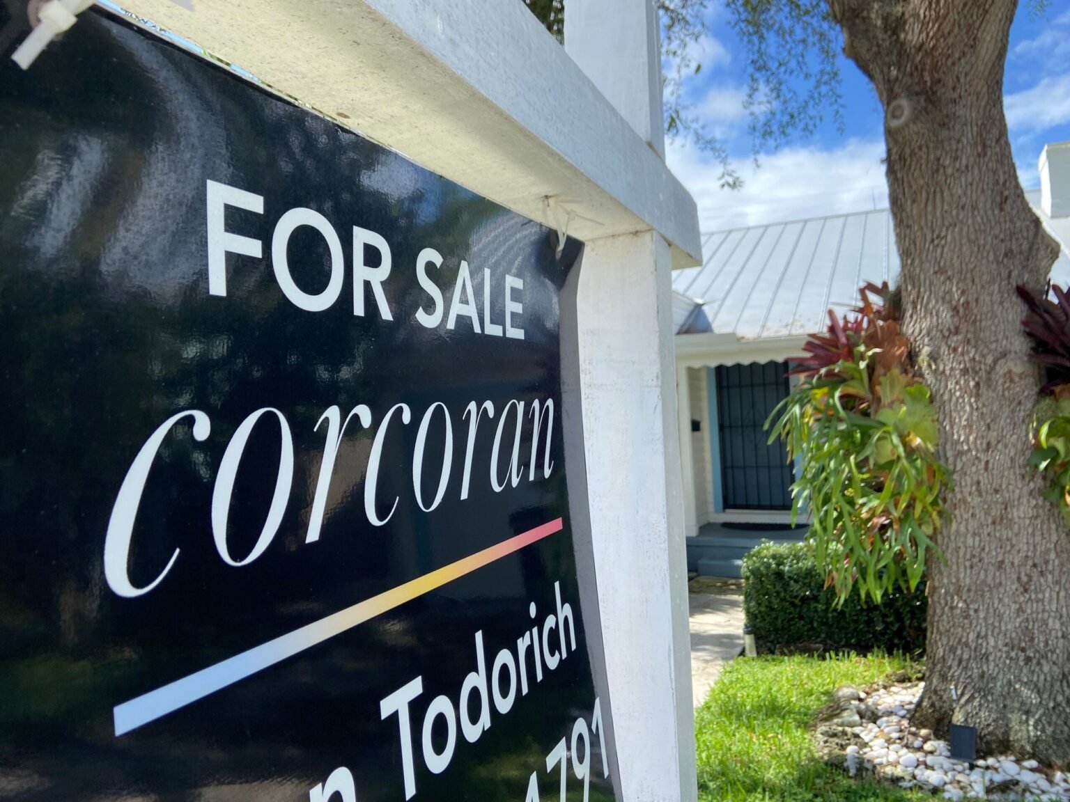 3 Traps The Mortgage Industry Doesn’t Want You to Know About — And How to Avoid Them 3 Traps The Mortgage Industry Doesn’t Want You to Know About — And How to Avoid Them