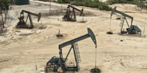 Oil prices climb as US-Iran peace talks stall