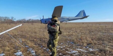 Russians turned a recon drone into an extended-range mothership for its FPV quadcopters