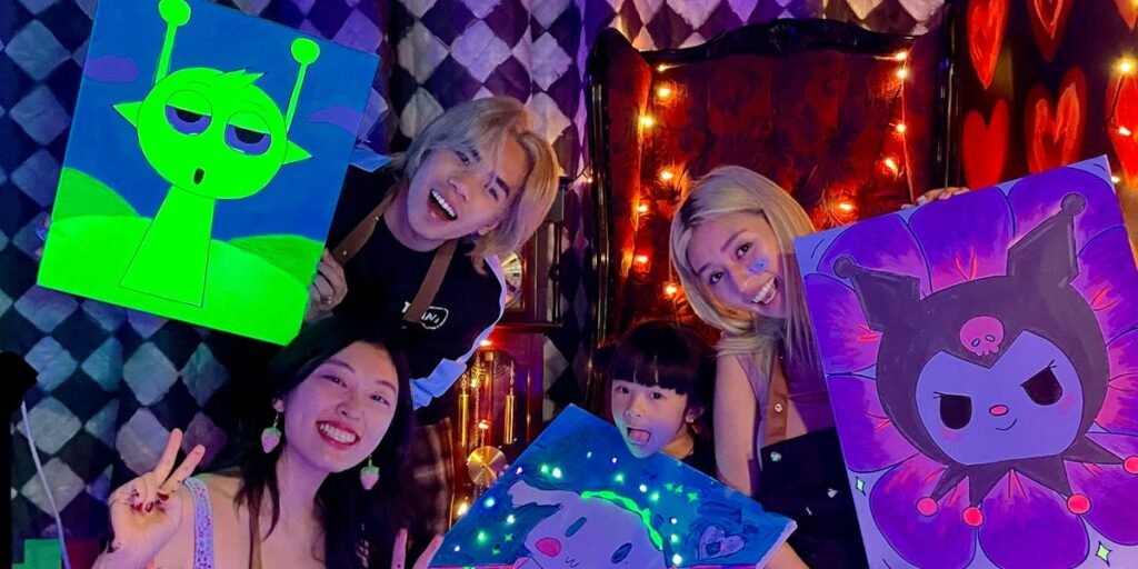 A 19-year-old opened an art studio, panicked 2 weeks in, and then turned it into a 0,000 viral hit. Here’s how.