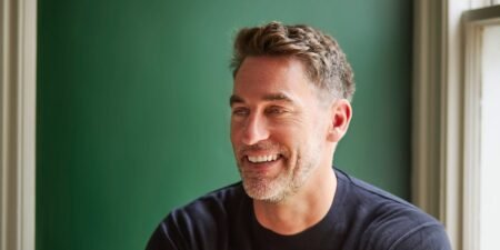 A nutritionist eats 100 grams of protein a day. This simple snacking formula helps him hit his goal.