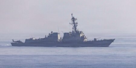 US Navy destroyers are at the center of the blockade squeezing Iran US Navy destroyers are at the center of the blockade squeezing Iran